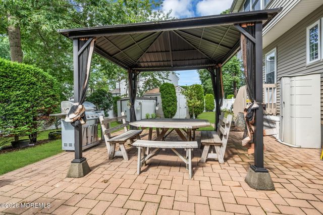 592 Pirate Lane, Manahawkin, NJ 08050