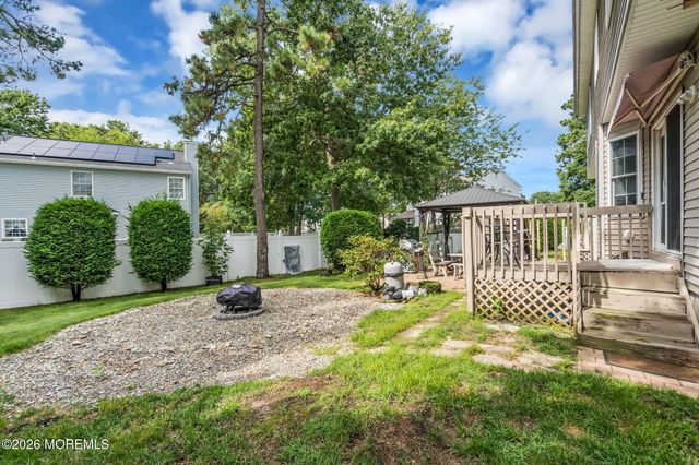 592 Pirate Lane, Manahawkin, NJ 08050