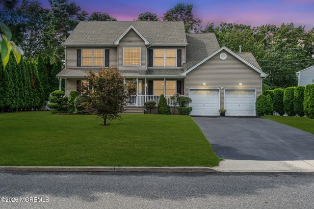 592 Pirate Lane, Manahawkin, NJ 08050
