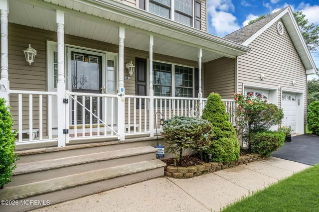 592 Pirate Lane, Manahawkin, NJ 08050
