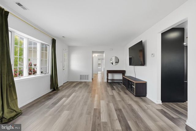 87 ARGYLE AVE, Blackwood, NJ 08012
