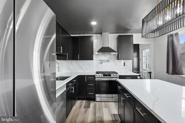87 ARGYLE AVE, Blackwood, NJ 08012
