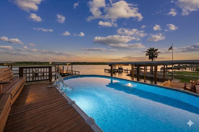 1868 County Road 201, Sargent, TX 77414