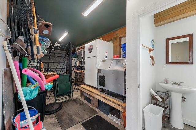 1868 County Road 201, Sargent, TX 77414