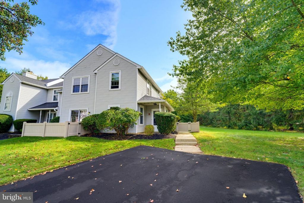 23 EATON CT, NEWTOWN, PA 18940 — photo 2