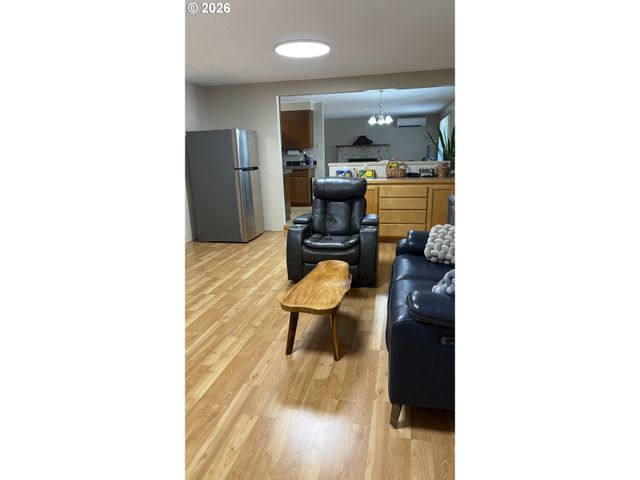2047 ORR Ln, Eugene, OR 97405