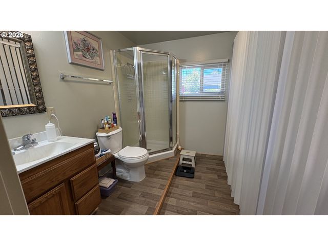 2047 ORR Ln, Eugene, OR 97405