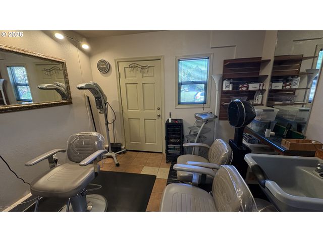 2047 ORR Ln, Eugene, OR 97405
