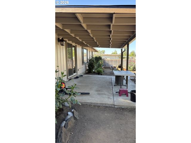 2047 ORR Ln, Eugene, OR 97405