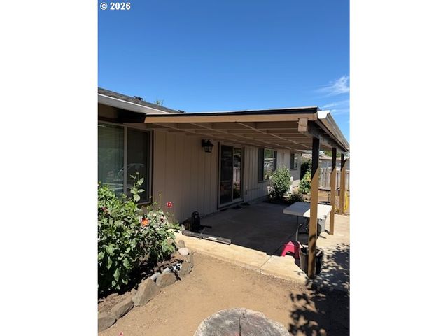 2047 ORR Ln, Eugene, OR 97405