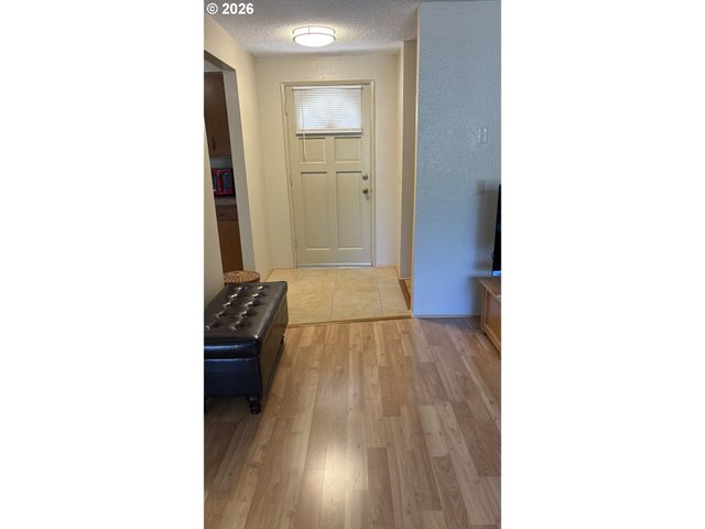 2047 ORR Ln, Eugene, OR 97405