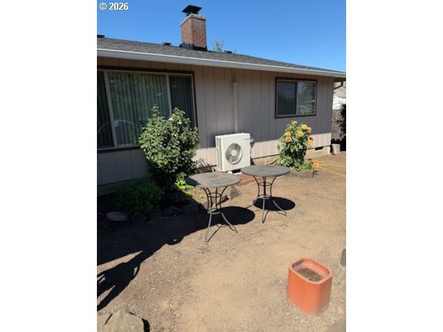 2047 ORR Ln, Eugene, OR 97405