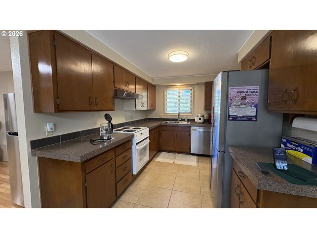 2047 ORR Ln, Eugene, OR 97405