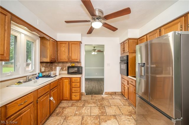 3424 Tall Oaks Lane, Austintown, OH 44511