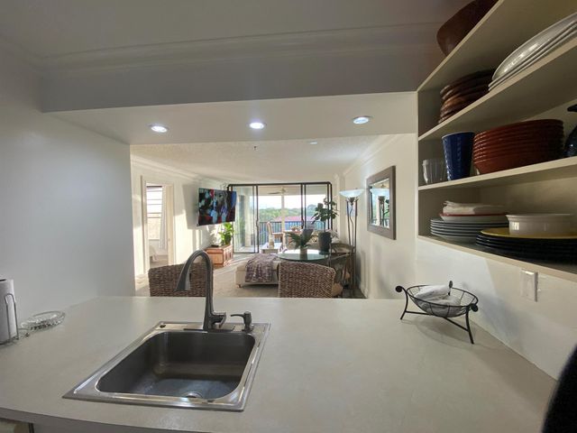 22 Royal Palm Way 504, Boca Raton, FL 33432