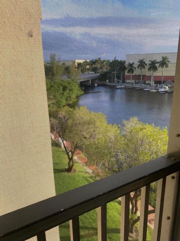 22 Royal Palm Way 504, Boca Raton, FL 33432