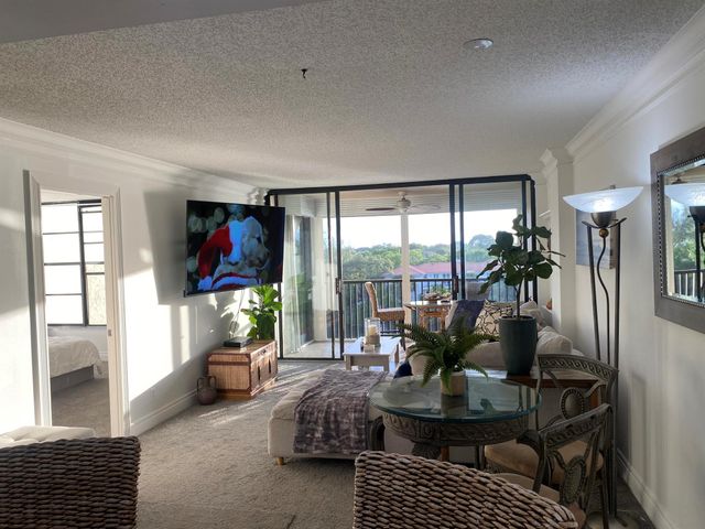 22 Royal Palm Way 504, Boca Raton, FL 33432