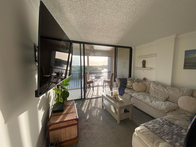 22 Royal Palm Way 504, Boca Raton, FL 33432