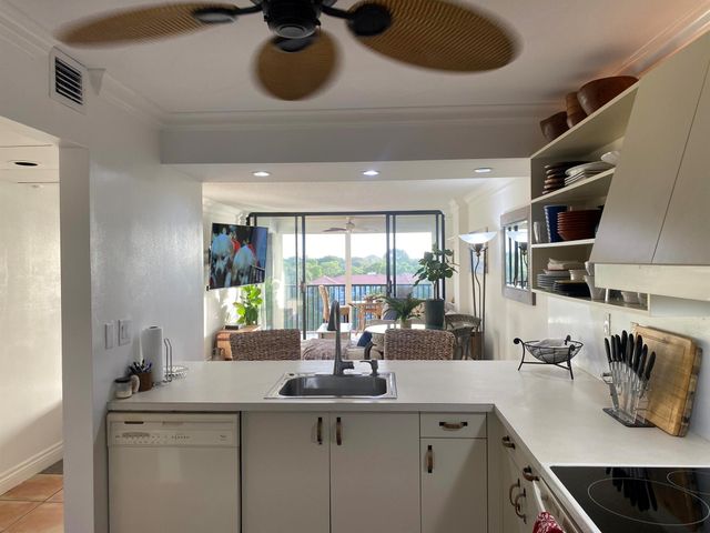 22 Royal Palm Way 504, Boca Raton, FL 33432