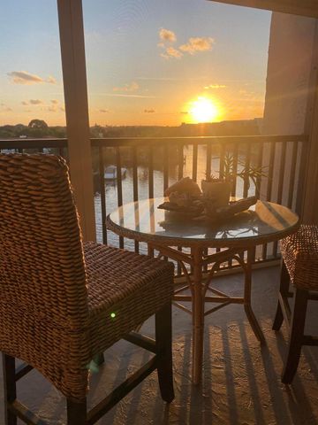 22 Royal Palm Way 504, Boca Raton, FL 33432