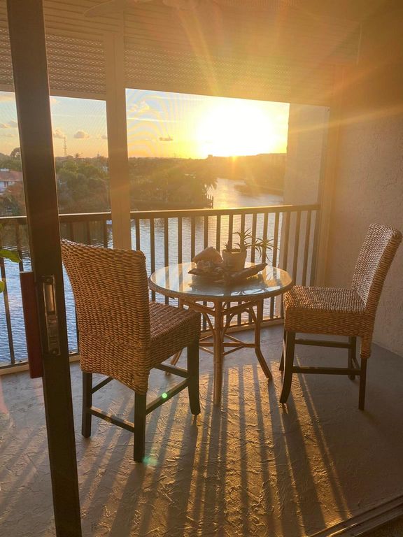 22 Royal Palm Way 504, Boca Raton, FL 33432