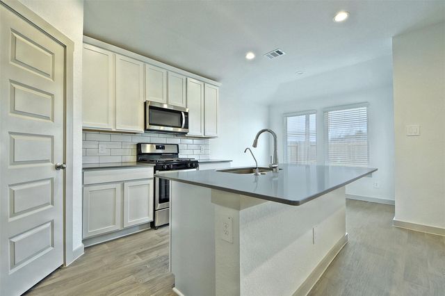 7923 Suffolk Valley Lane, Rosharon, TX 77583