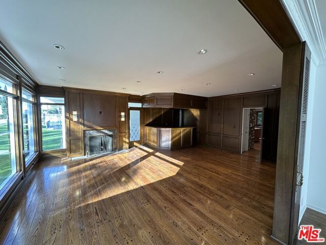 619 N Canon Drive, Beverly Hills, CA 90210