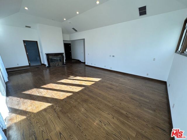 619 N Canon Drive, Beverly Hills, CA 90210