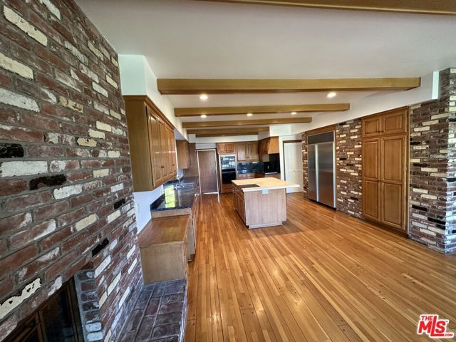 619 N Canon Drive, Beverly Hills, CA 90210