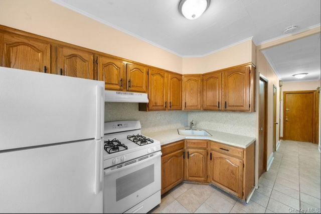 64-16 Metropolitan Avenue, Middle Village, NY 11379