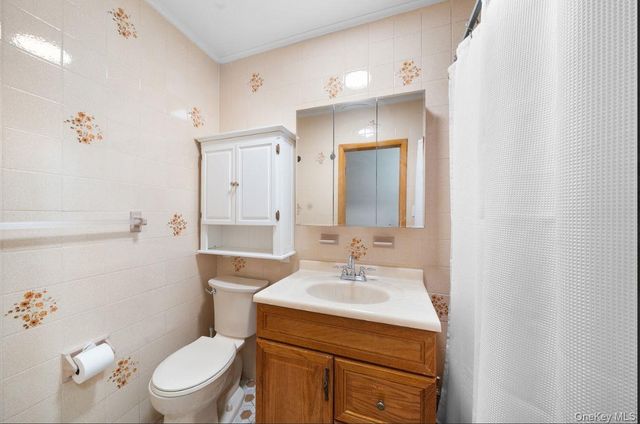 64-16 Metropolitan Avenue, Middle Village, NY 11379