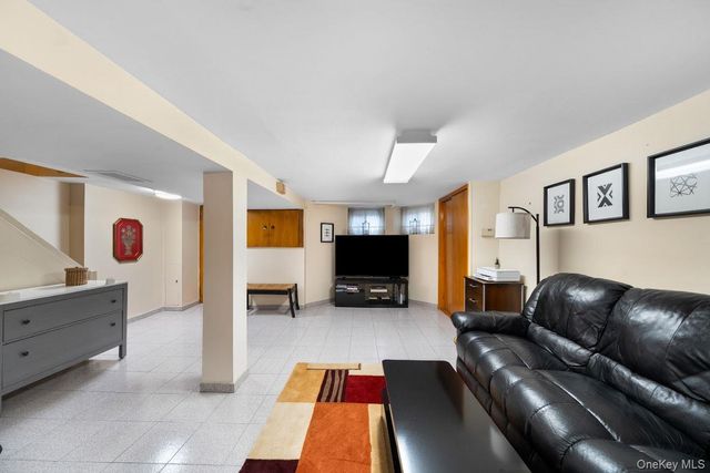 64-16 Metropolitan Avenue, Middle Village, NY 11379