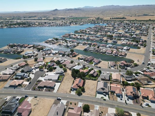 26481 Silver Lakes, Helendale, CA 92342