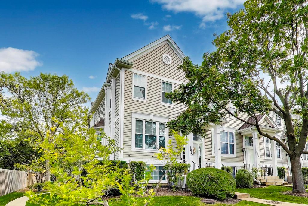 1612 Fox Run Drive, Arlington Heights, IL 60004 — exterior