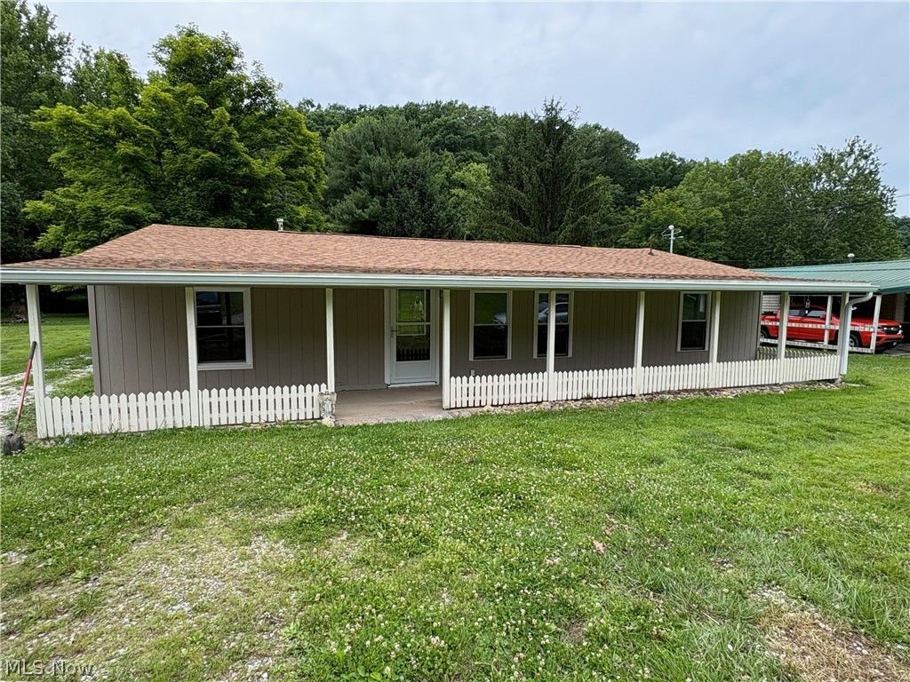 1448 Winding Road, Parkersburg, WV 26104