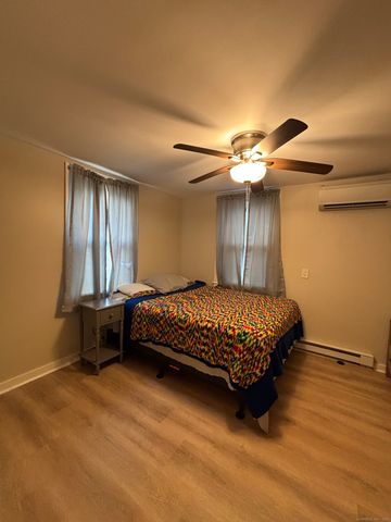 11 West Street, East Hampton, CT 06424