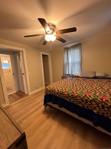 11 West Street, East Hampton, CT 06424