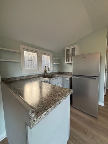 11 West Street, East Hampton, CT 06424