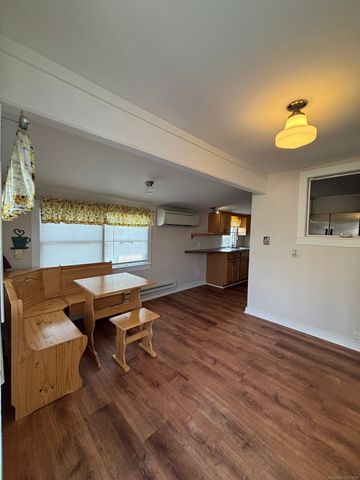 11 West Street, East Hampton, CT 06424