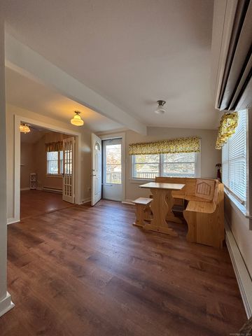 11 West Street, East Hampton, CT 06424