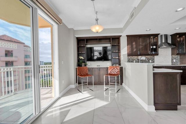 555 5TH AVENUE NE 711, St Petersburg, FL 33701