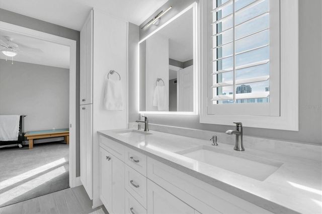 555 5TH AVENUE NE 711, St Petersburg, FL 33701