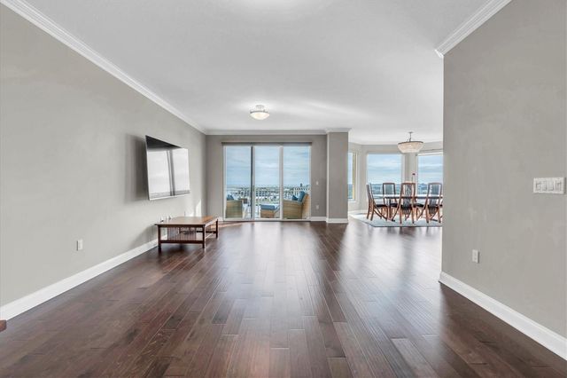 555 5TH AVENUE NE 711, St Petersburg, FL 33701