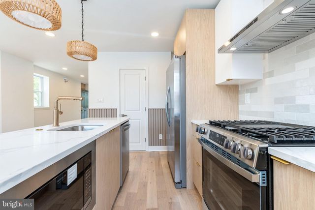 5746 GRAYS AVE, Philadelphia, PA 19143