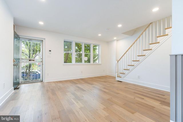 5746 GRAYS AVE, Philadelphia, PA 19143