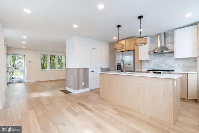 5746 GRAYS AVE, Philadelphia, PA 19143