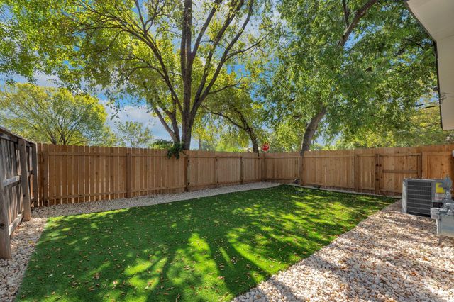 1008 Wilks Ave, Austin, TX 78752