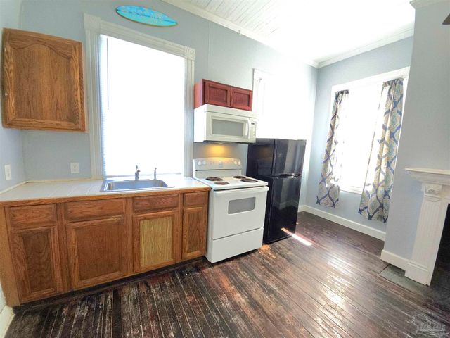 911 N Spring St 3, Pensacola, FL 32501