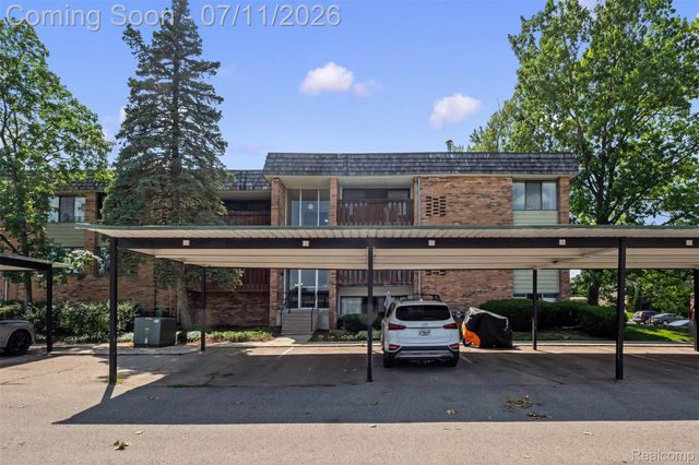 1255 S Maple Road 101, Ann Arbor, MI 48103