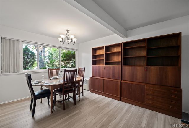 1255 S Maple Road 101, Ann Arbor, MI 48103